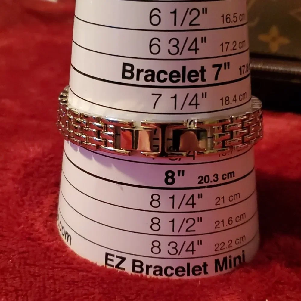 NWOT GC Mother of Pearl Crystal Silvertone Ladies Watch Guess‎ Collection?